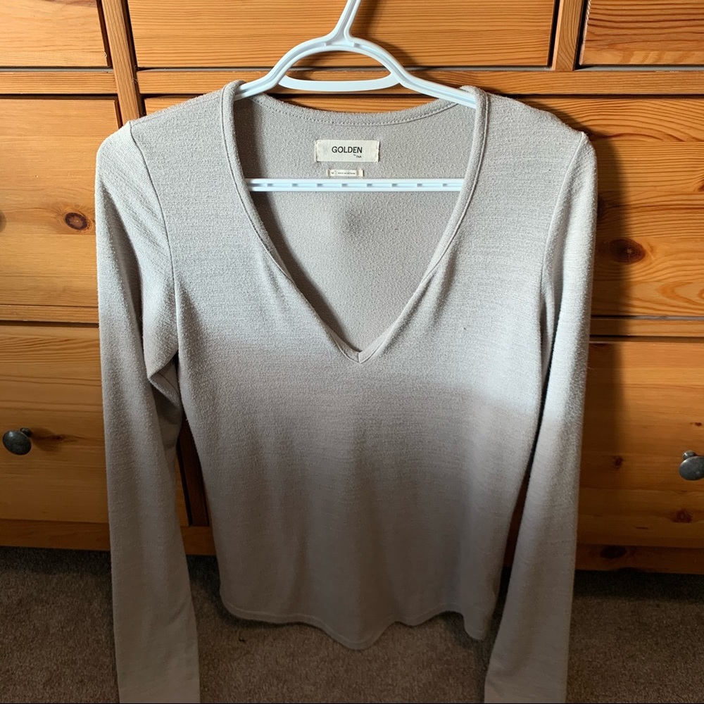 Aritzia long sleeve V neck